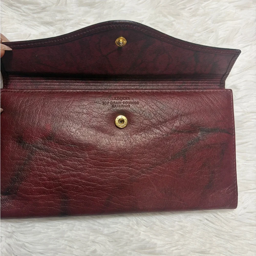 Buxton Leather Envelope Wallet in Wine Red